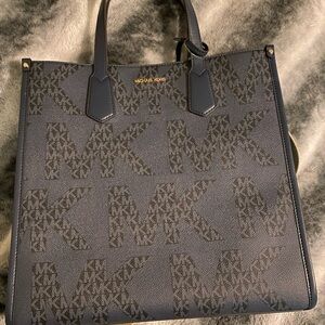 Beautiful large shoulder bag Navy blue with gold thick scraps